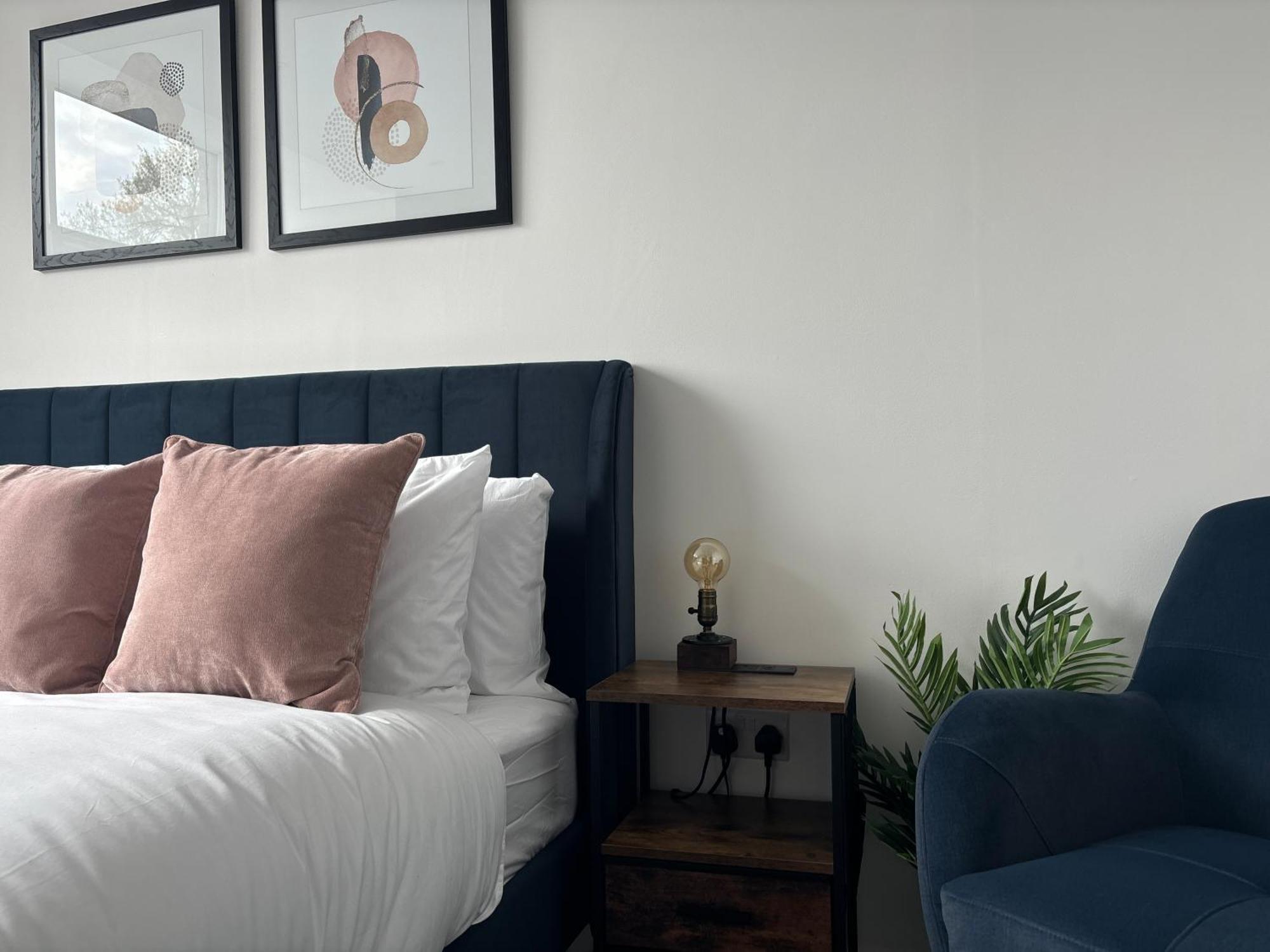 Manchester Apt, Free Parking, Business, Couples & Families 외부 사진