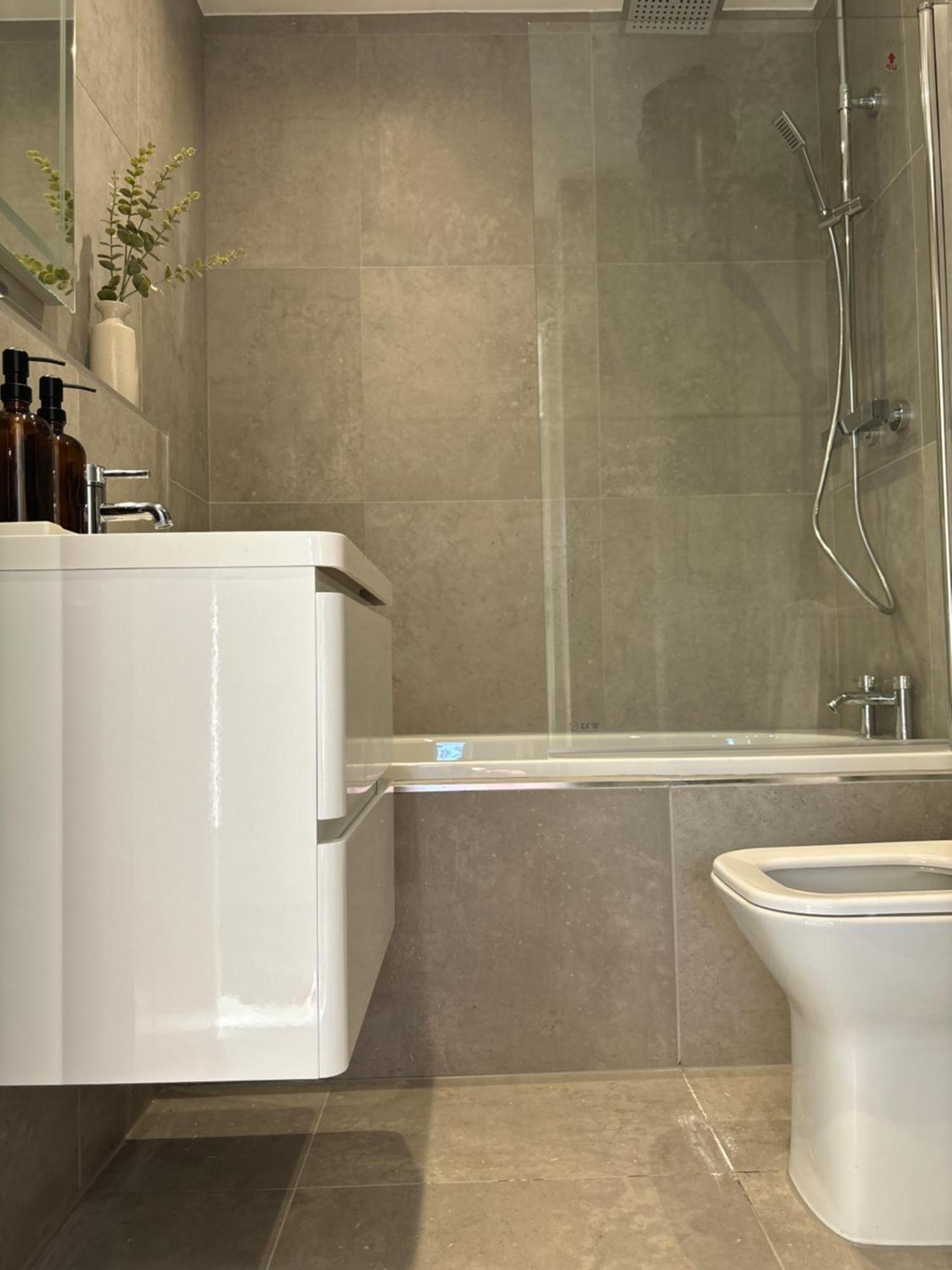 Manchester Apt, Free Parking, Business, Couples & Families 외부 사진