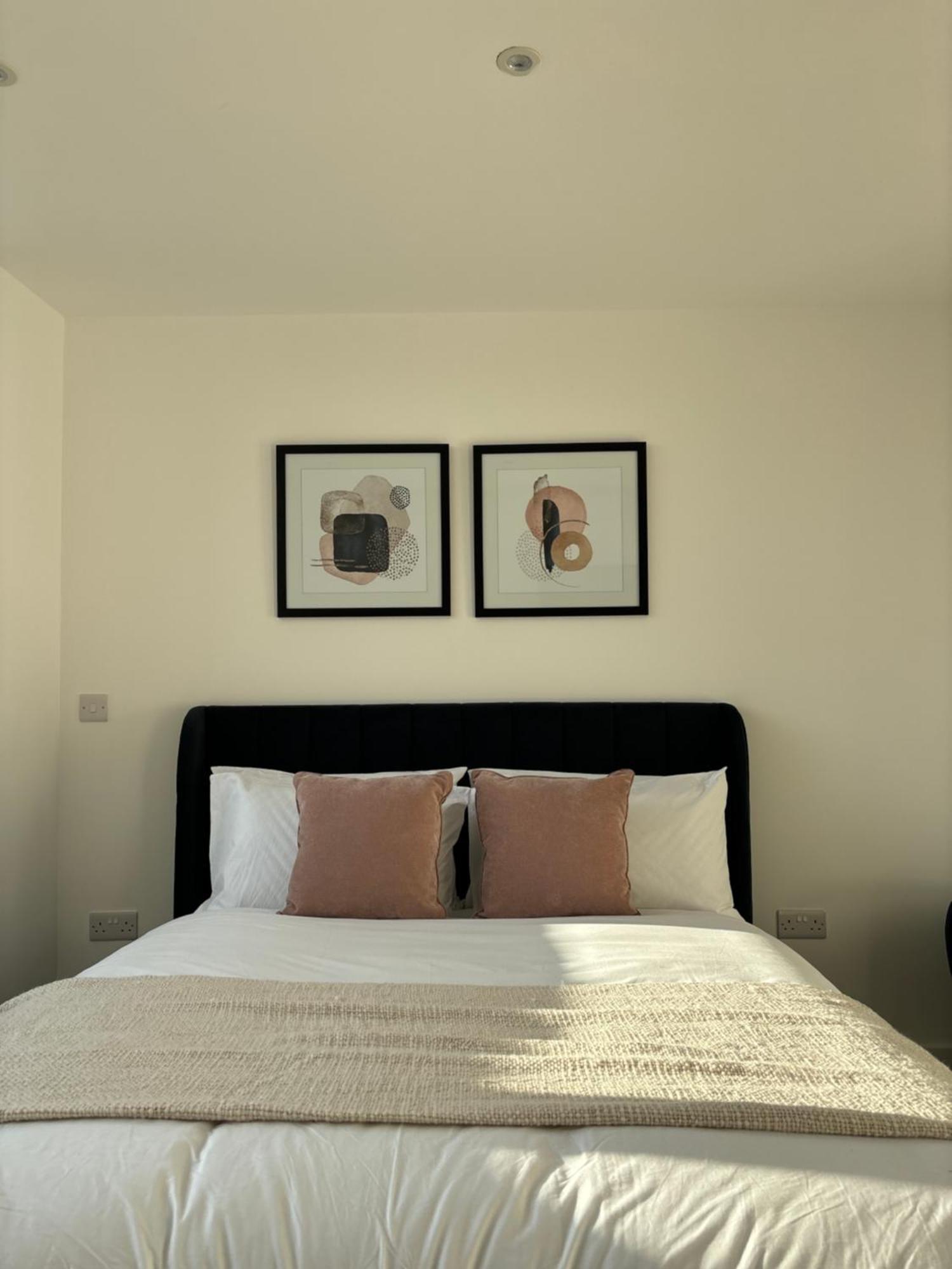Manchester Apt, Free Parking, Business, Couples & Families 외부 사진