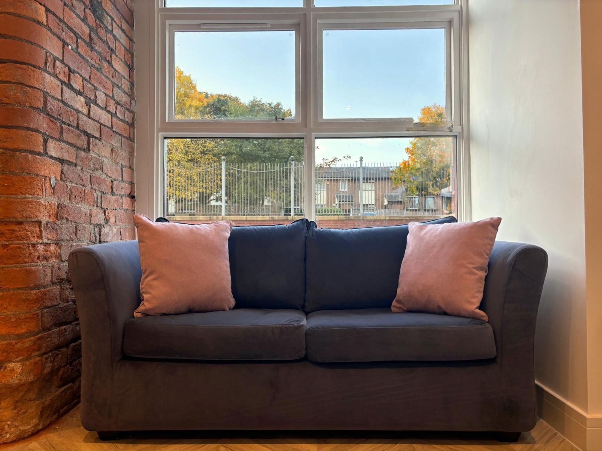 Manchester Apt, Free Parking, Business, Couples & Families 외부 사진